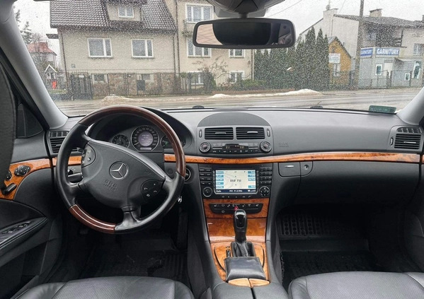 Mercedes-Benz Klasa E cena 25900 przebieg: 250000, rok produkcji 2006 z Garwolin małe 37